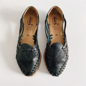 SAMFLOR Black Leather Huarache Sandals